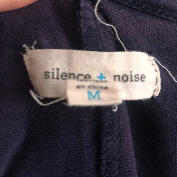 Open back tee - Picture 3 of 3